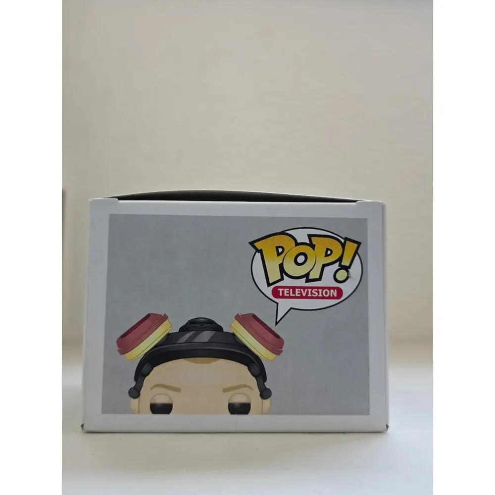 Funko Pop! Breaking Bad - Jesse Pinkman - (Glow) - Hot Topic w/ Protector - Picture 5 of 7